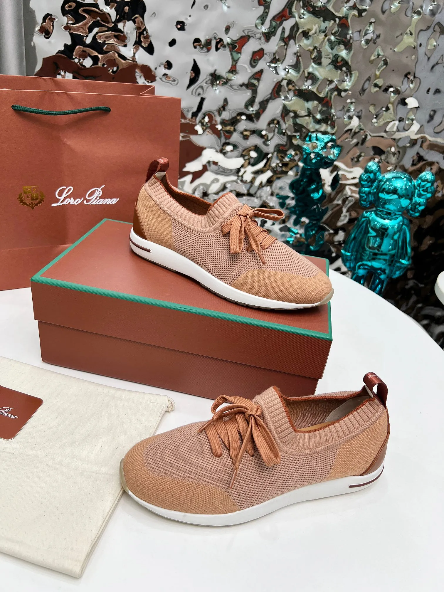 👟👟Ex-factory price 440👟👟 Men’s size +10 🧨🧨🧨Loropiana’s new board is online! This product is made of imported nylon velvet and developed from original boards. It is light, comfortable and breathable, and is suitable for all seasons. Size: 35-41, (Note: 35 and 41 are not returnable or exchangeable),